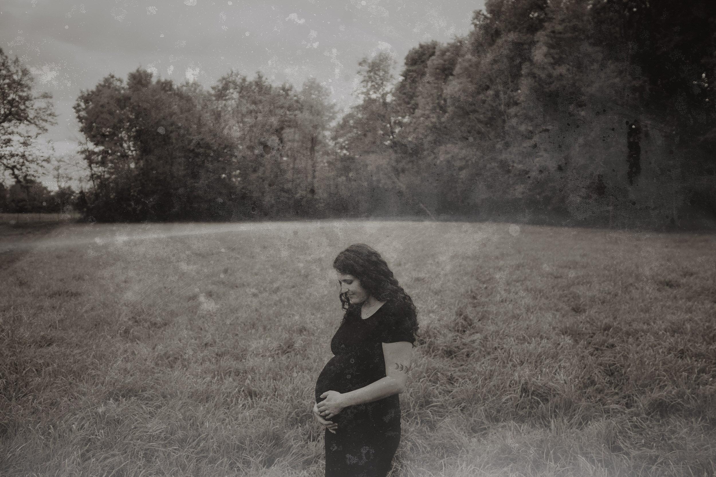 A Beautiful Maternity Session in Dunrobin: Kyle and Audrey's Story